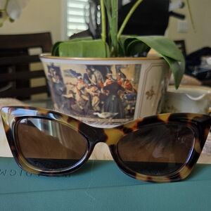 Tortoiseshell Cat Eye Sunglasses - Brown Lenses